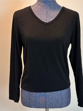 Olivia Rae Black V-Neck Long Sleeve Tee